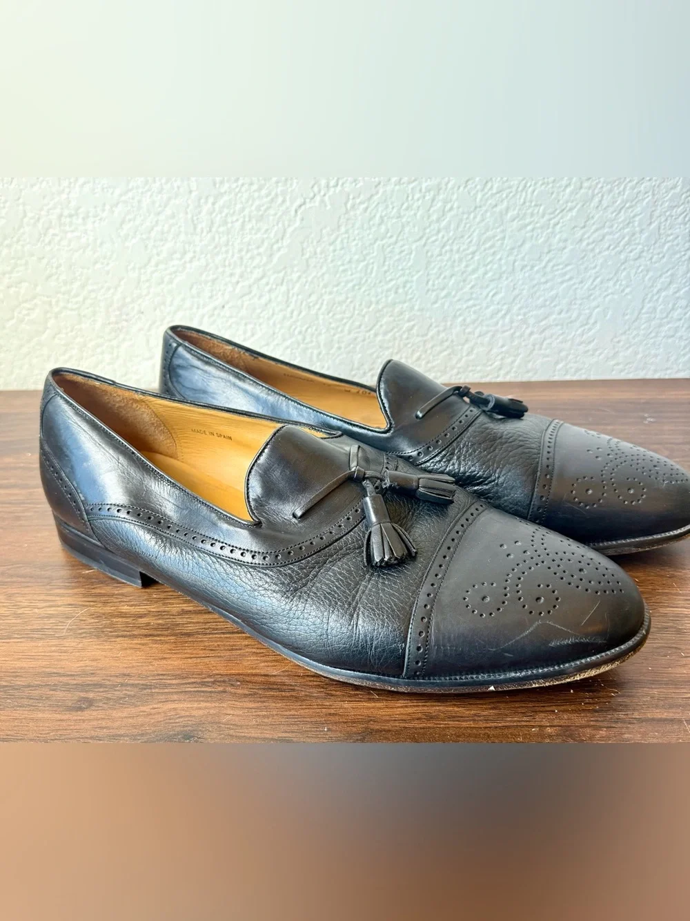 Mezlan Black Leather Tassel Loafers with Brogue Detailing 12 W